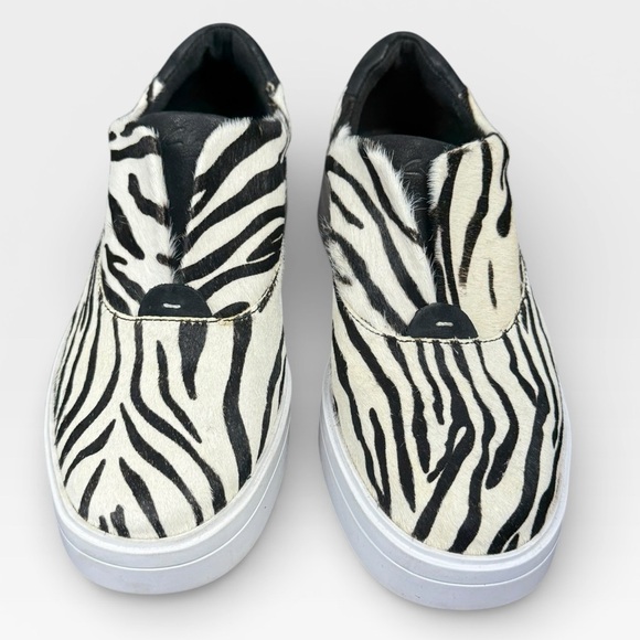 Clarks Shoes - Clarks Black and White Zebra Pattern Sneakers women’s size 6.5